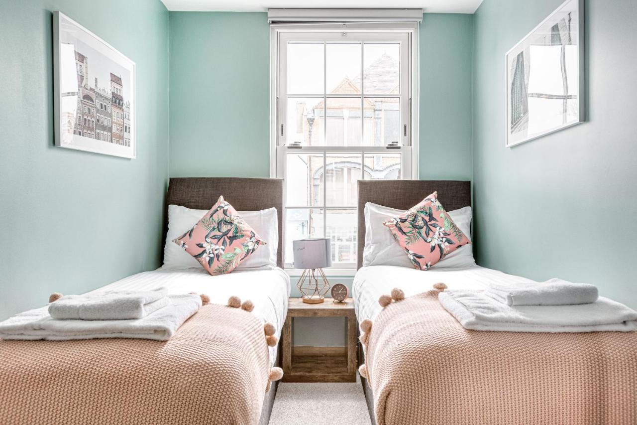 Homely 2 Beds Apt Up To 5 Guests-Wifi By Tent Serviced Apartments 체터시 외부 사진